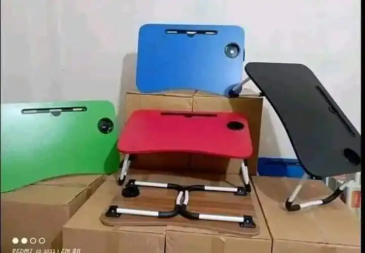 Foldable laptap table
