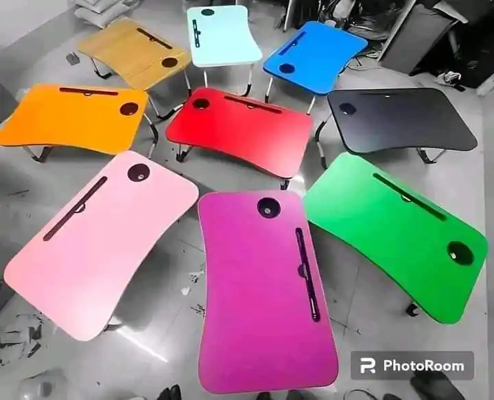 Foldable laptap table